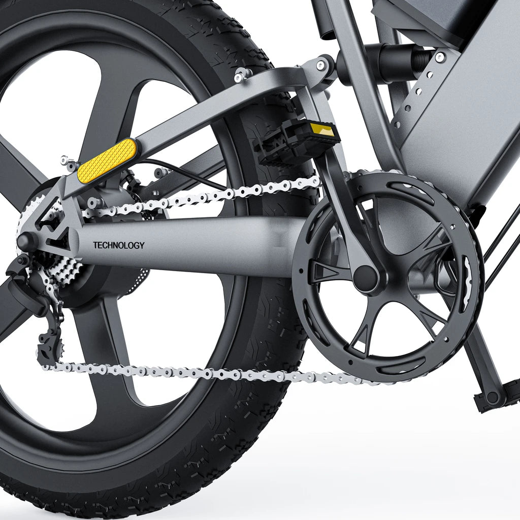 Coswheel T26 mountain ebike. rear wheel and chain.