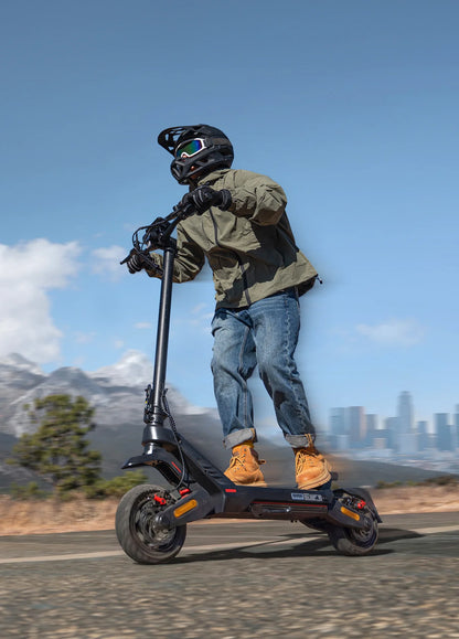 ENGWE Y700 1200W Peak Power Motor 85KM Range Foldable Electric Scooter